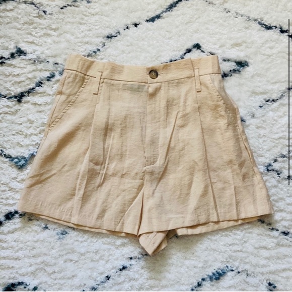 ZARA Beige Pleated High Waisted Shorts | M - Picture 2 of 5